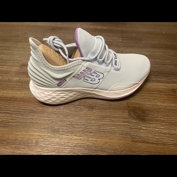 New Balance sneakers - Picture 3 of 6